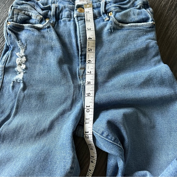 Good American Good Curve Straight Distressed High Rise Stretch Jeans, Size 6/28 - Picture 5 of 10